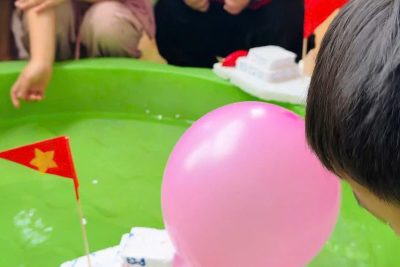 TRƯỜNG MẦM NON YÊN PHÚ – BÉ LÀM TÀU THỦY THẬT ĐÁNG YÊU